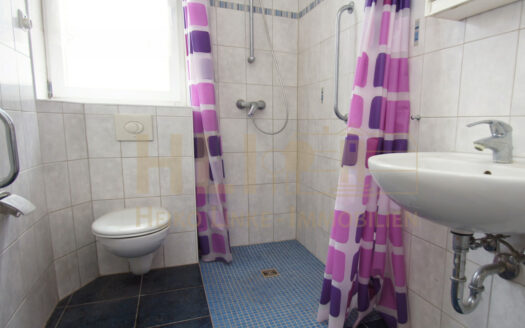 Obj.: 243 / Sanierungsbedürftiges Stadthaus mit Ladengeschäft für Enthusiasten!