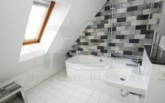 Obj.: 225 / Die Dachgeschosswohnung mit dem gewissen Pep!!