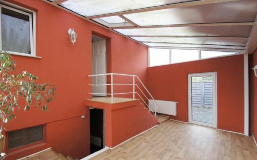 Obj.: 089 / Das etwas andere Zweifamilienhaus!