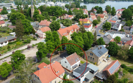 Obj.: 243 / Sanierungsbedürftiges Stadthaus mit Ladengeschäft für Enthusiasten!