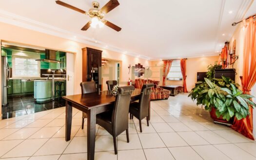 Obj.: 236 / Modernes EFH mit Keller in Waldesruh!