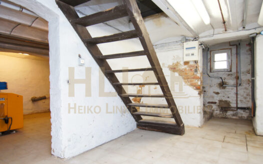 Obj.: 243 / Sanierungsbedürftiges Stadthaus mit Ladengeschäft für Enthusiasten!