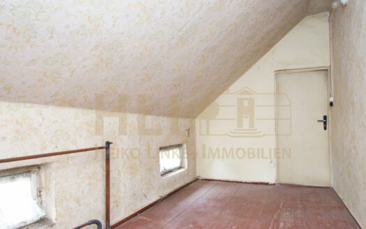 Obj.: 243 / Sanierungsbedürftiges Stadthaus mit Ladengeschäft für Enthusiasten!