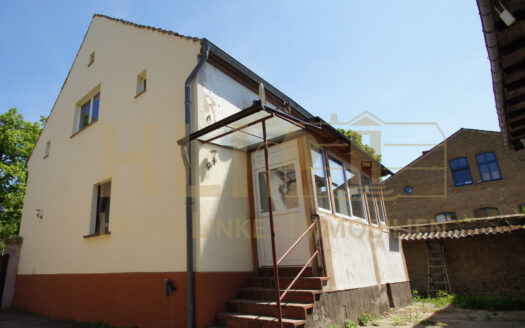 Obj.: 243 / Sanierungsbedürftiges Stadthaus mit Ladengeschäft für Enthusiasten!