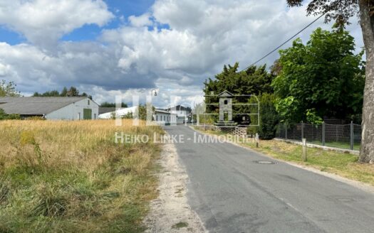 Obj.: 306 / Sonniges Bauland am Feldrand!