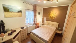 kleineres Schlafzimmer