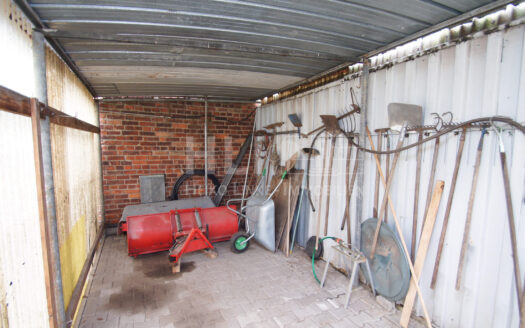 Obj.: 320 / Kompakte Leichtbauhalle mit großem Tor – ideal für sperriges Lagergut!